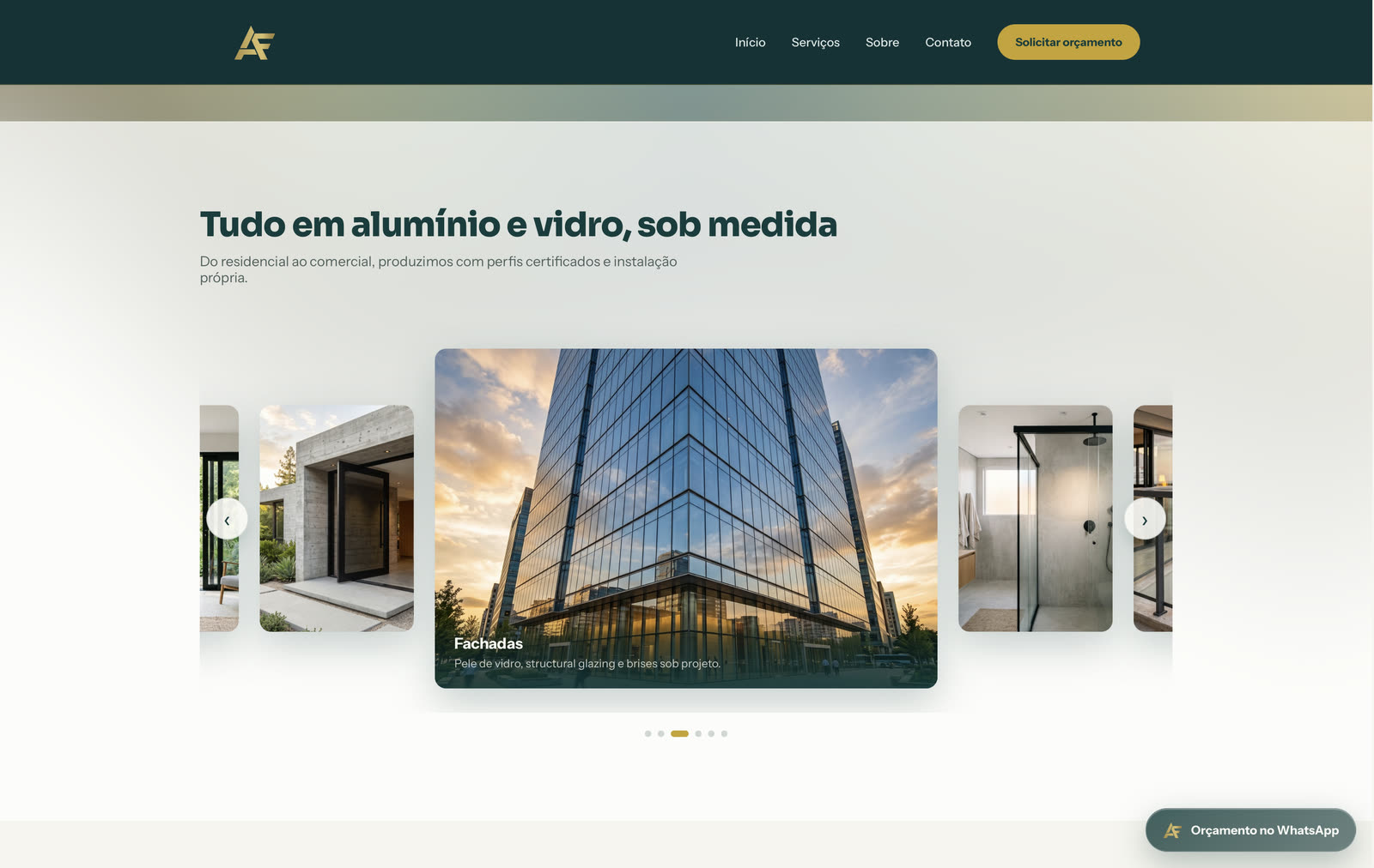 Carrossel de produtos da Alucraft, com a peça central em destaque