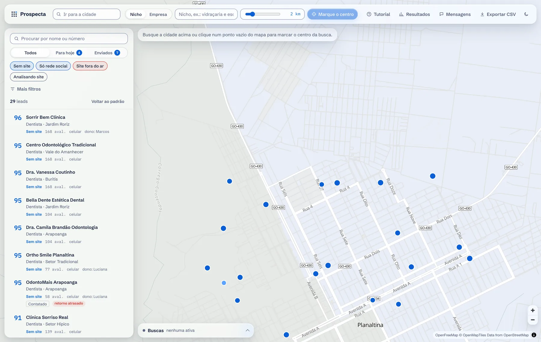 Map with leads marked by blue dots and, on the left, the list sorted by score with filters by type of presence